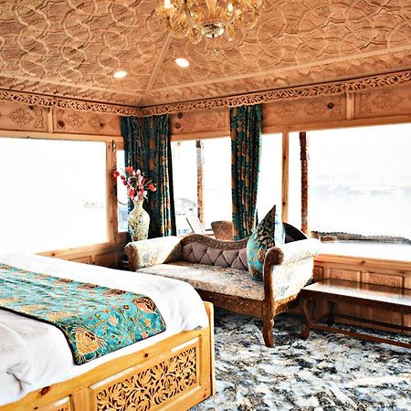 Heritage Amina Group Of Houseboats Hotel Srīnagar Buitenkant foto