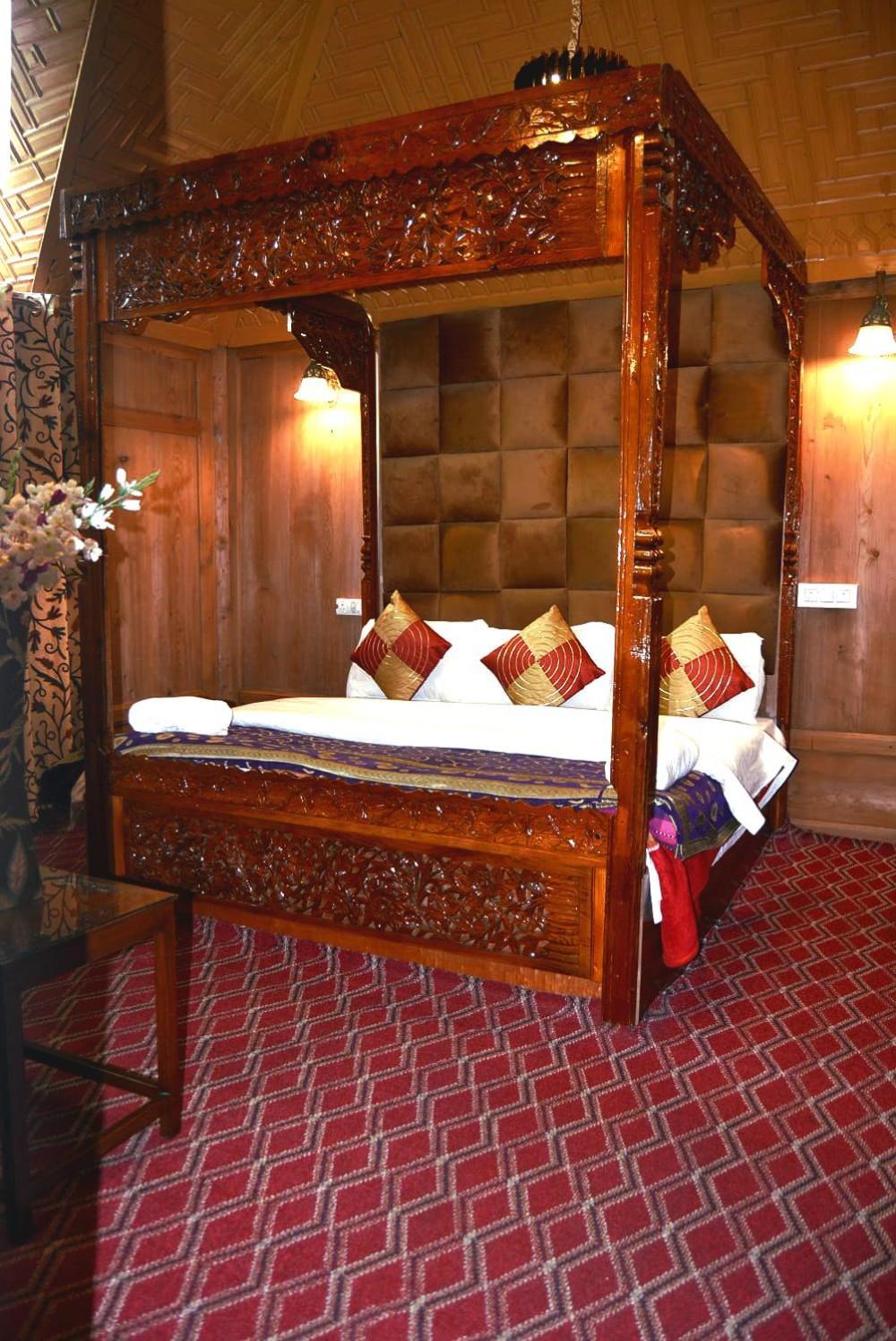 Heritage Amina Group Of Houseboats Hotel Srīnagar Buitenkant foto