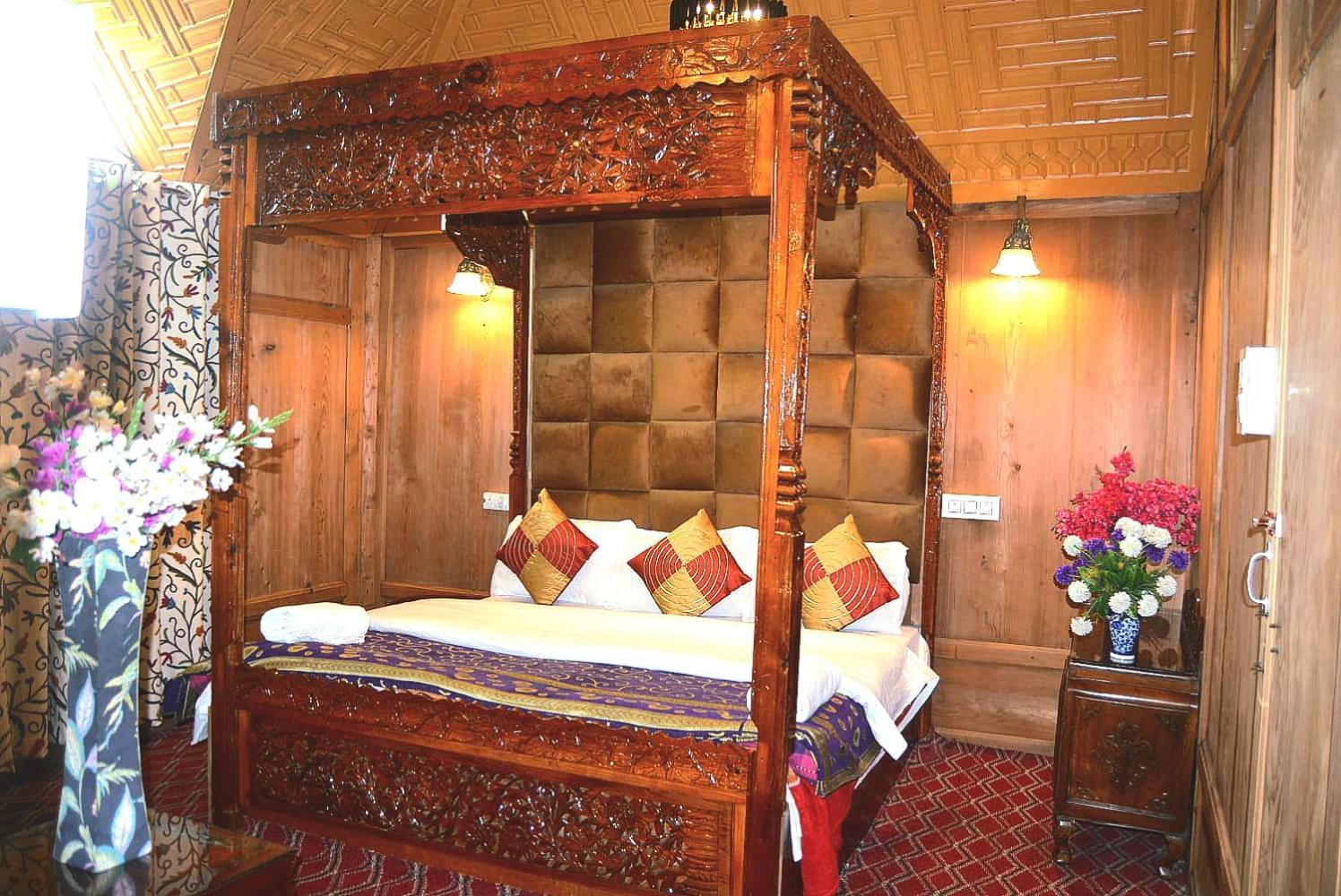 Heritage Amina Group Of Houseboats Hotel Srīnagar Buitenkant foto