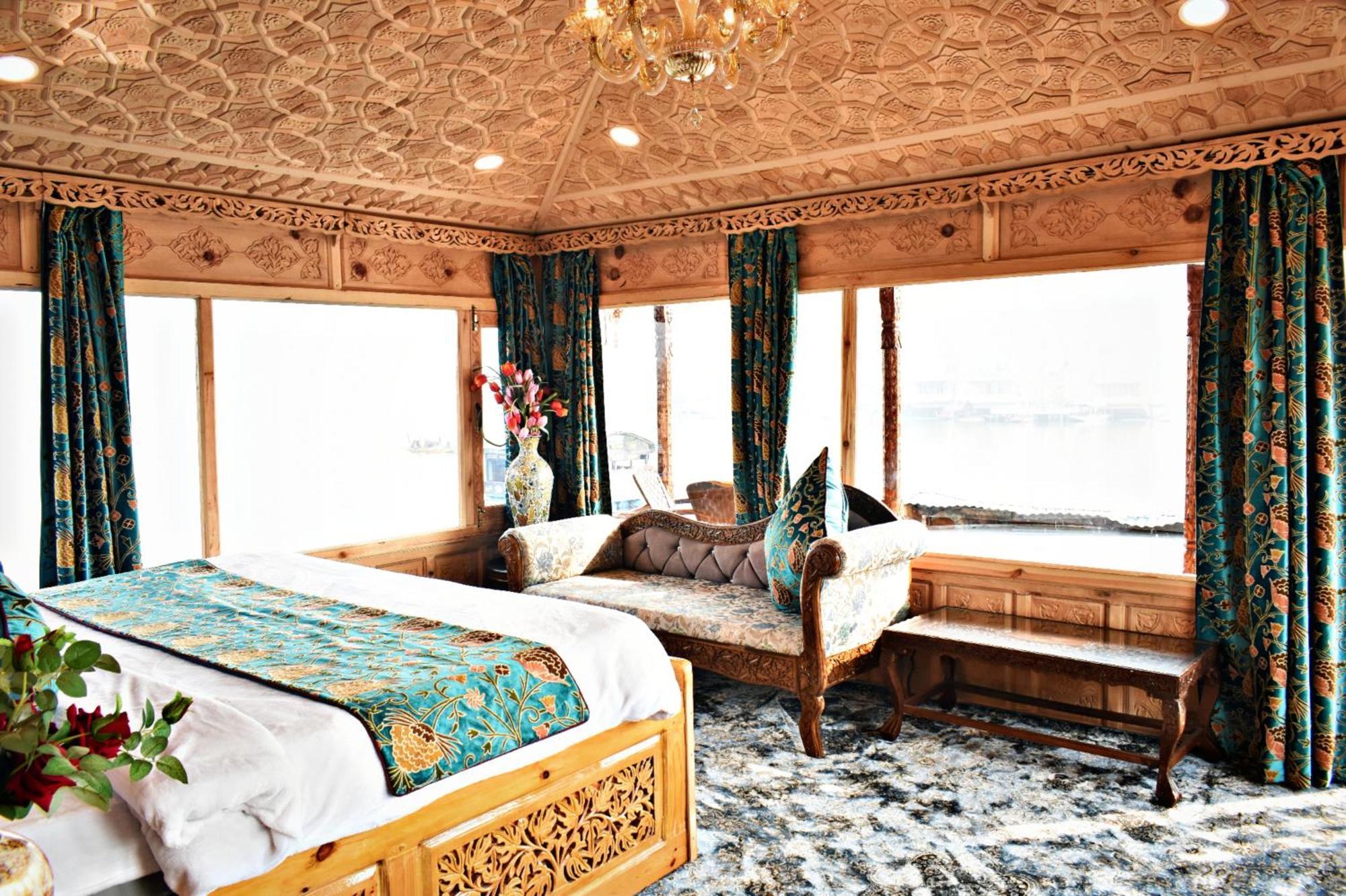 Heritage Amina Group Of Houseboats Hotel Srīnagar Buitenkant foto